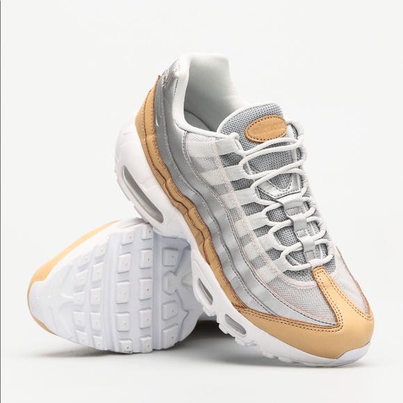 Nike Shoes - Nike Airmax 95 SE
